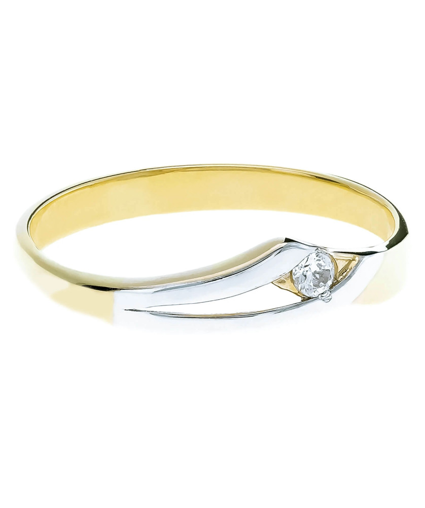 Delicate 14k ring with a white stone