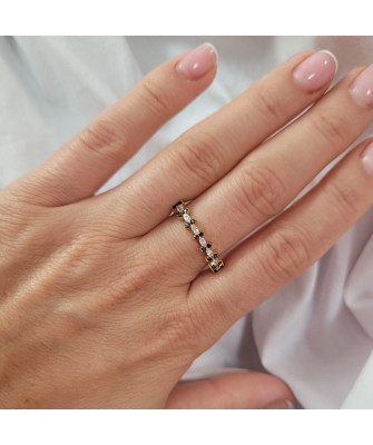 Gold ring 8k black and white zircons