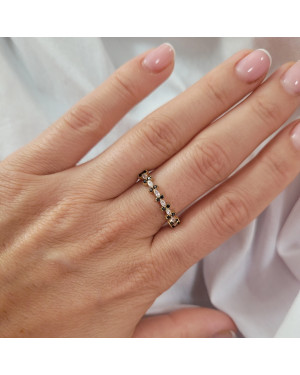 Gold ring 8k black and white zircons