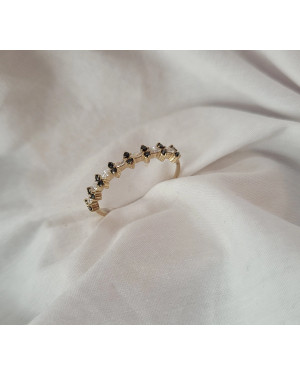 Gold ring 8k black and white zircons
