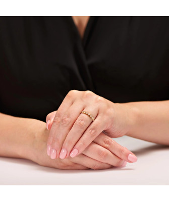 Delicate ring stones 8k gold