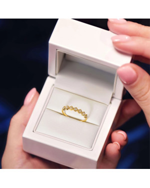 Gold ring 8k white zircons