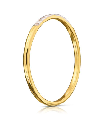 Delicate gold ring with cubic zirconia