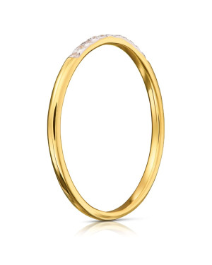 Delicate gold ring with cubic zirconia