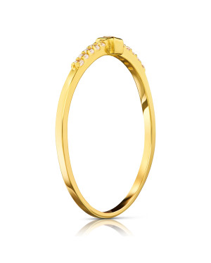 Delicate gold ring white stones