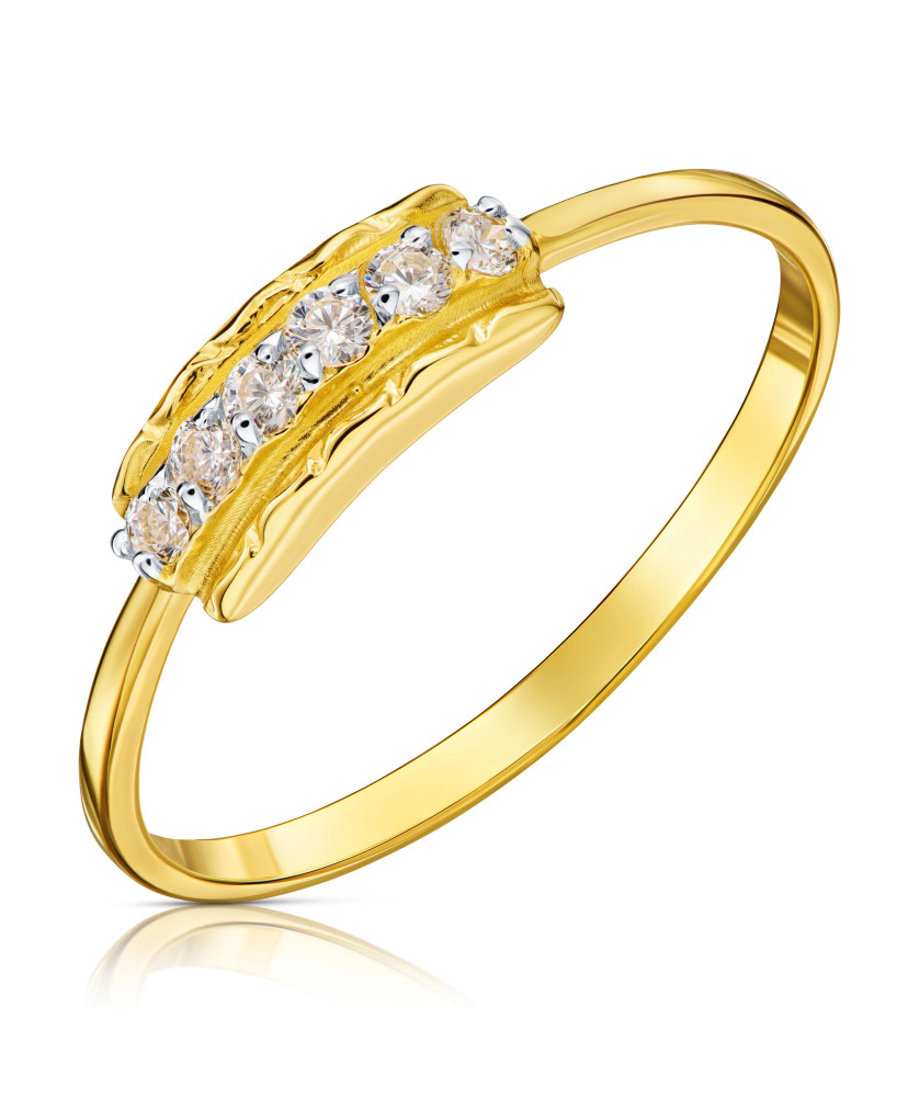 Gold ring white stones 8k