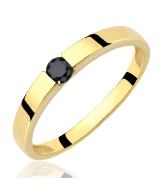 Ring with a black stone 8k