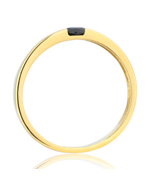 Ring with a black stone 8k