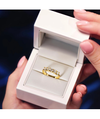Gold ring with cubic zirconia 8k