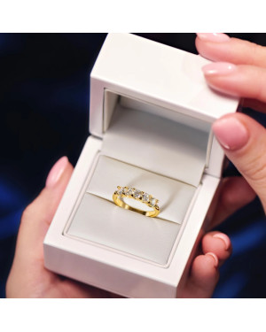 Gold ring with cubic zirconia 8k