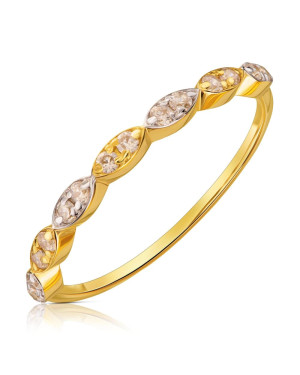 Delicate gold ring zirconia