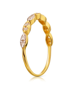 Delicate gold ring zirconia
