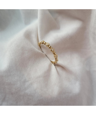 14k gold ring white stones