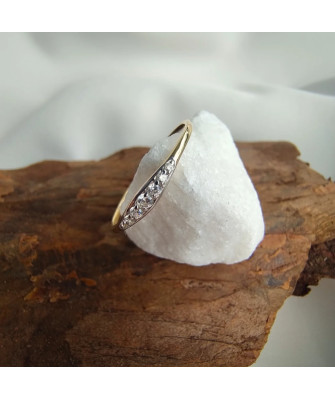 Thin 14k ring zirconia