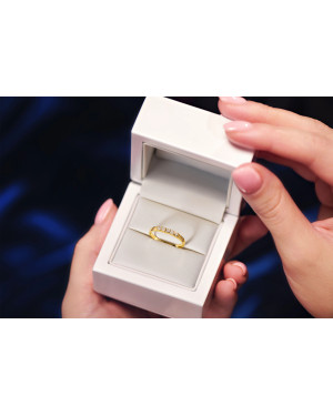 Gold ring with cubic zirconia 8k