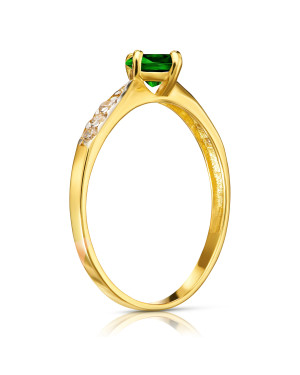Ring with green stone 8k