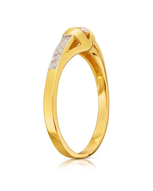 Delicate ring with cubic zirconia
