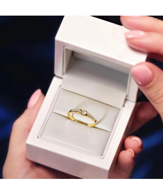 Delicate ring with cubic zirconia