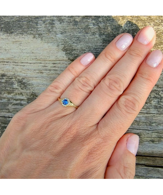 Ring with blue stone 14k