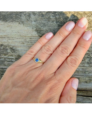 Ring with blue stone 14k