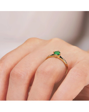 14k gold ring with emerald stone