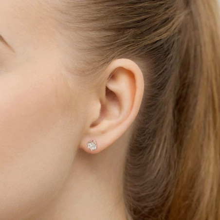 585 gold flower earrings with a 0.20ct diamond GoldJewellery