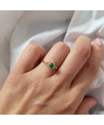 Engagement ring green flower 8k