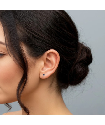 Delicate gold earrings with sapphire zirconia 14k