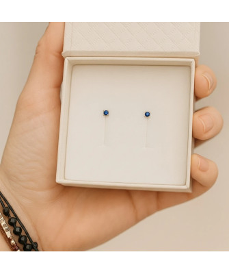 Delicate gold earrings with sapphire zirconia 14k