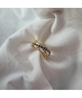 Wide white-sapphire gold ring