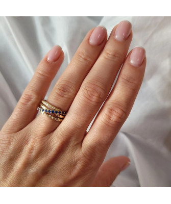 Wide white-sapphire gold ring