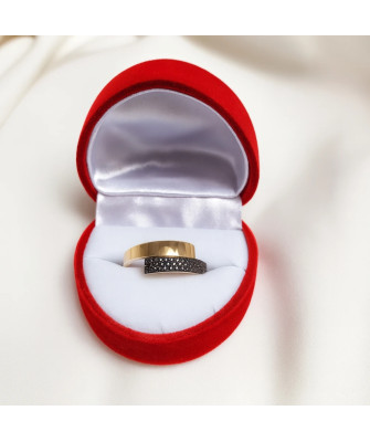 Gold ring Asymmetrical Beautiful design black stones