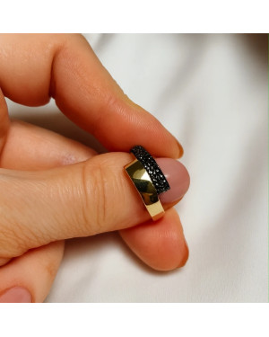 Gold ring Asymmetrical Beautiful design black stones