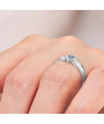 Silver ring blue flower