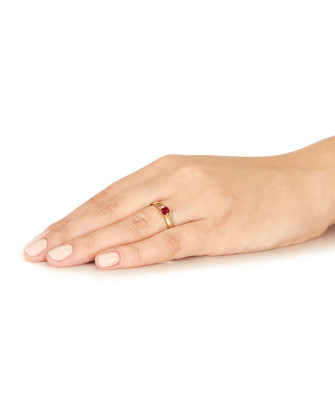 Ring with red zirconia 14k