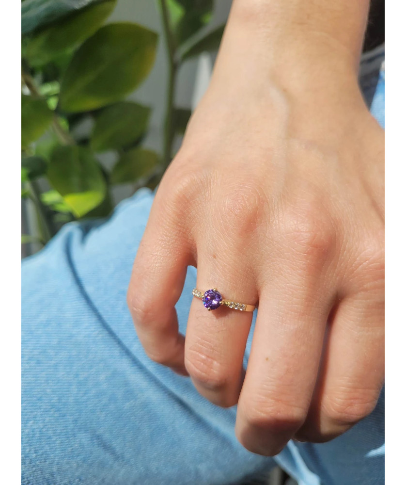 Purple stone engagement ring 8k