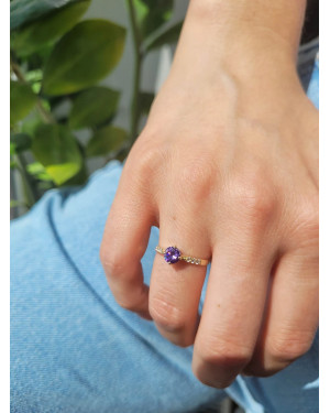 Purple stone engagement ring 8k