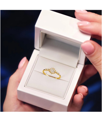 Gold ring flower white stones