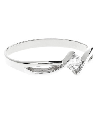 Silver ring with zirconia