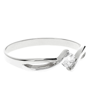 Silver ring with zirconia