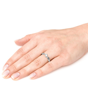 Silver ring with zirconia
