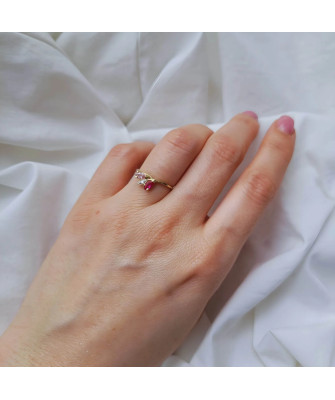 Gold ring pink-ruby