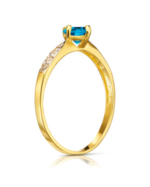 Gold engagement ring with turquoise stone