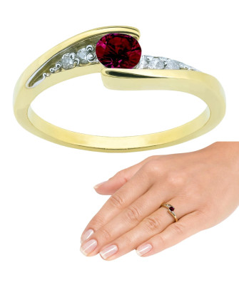 Delicate ring with a red stone 8k