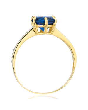 Blue stone in 8k gold ring