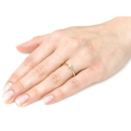 Delicate classic engagement ring with zirconia P2.1033 | GoldJewellery