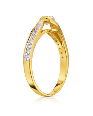 Gold ring with white stone 8k