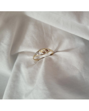 Ring 8k with cubic zirconia