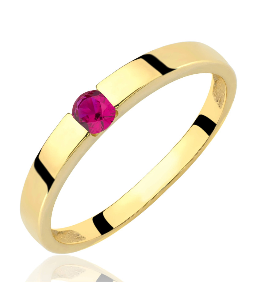 Ring with red stone 8k