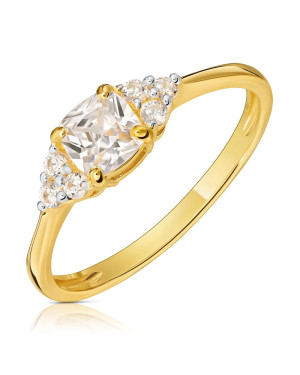 Engagement ring cubic zirconia 8k